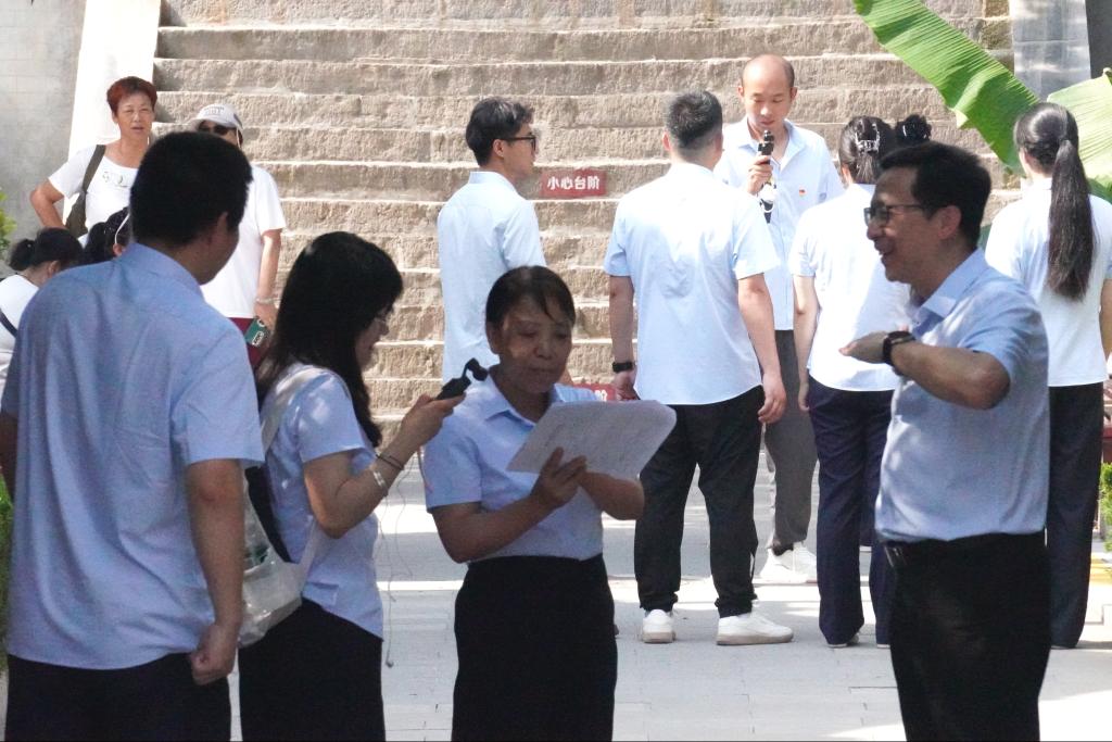 部门教师怀揣崇敬之心走进宝鸡市廉政凤